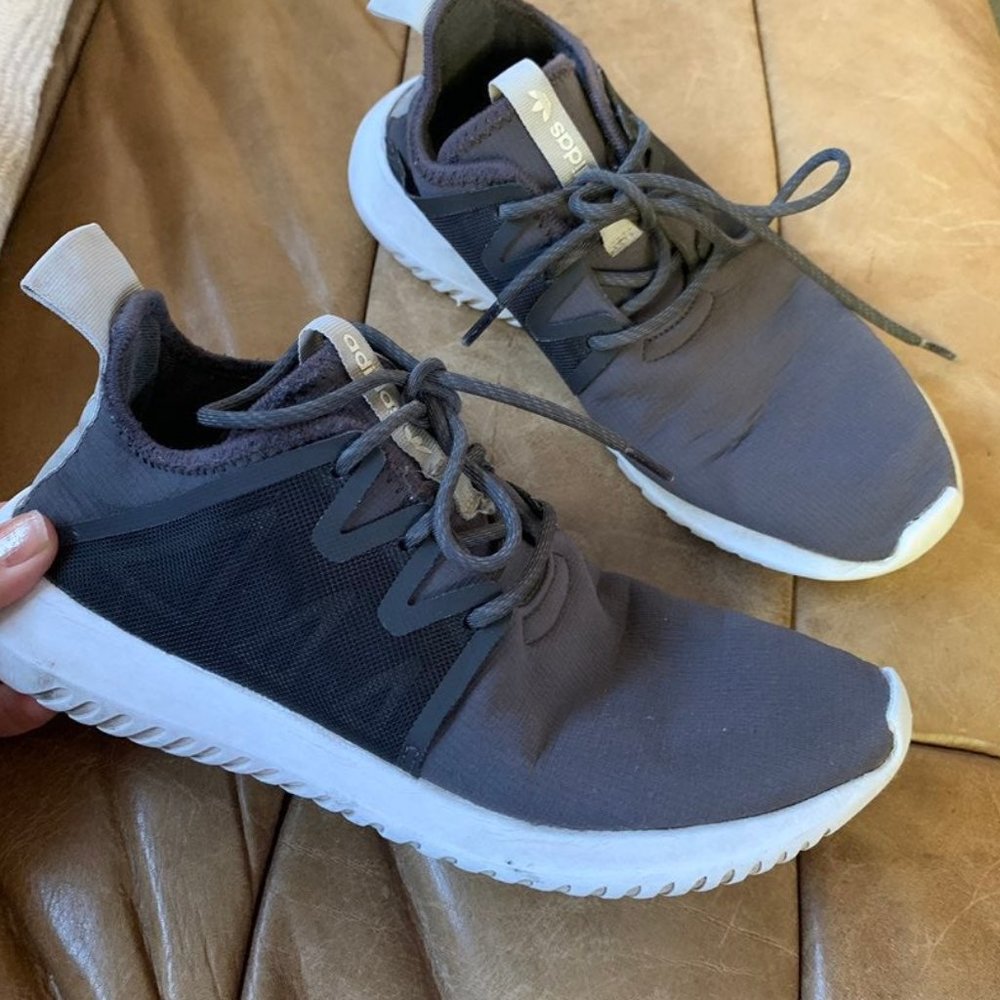 Adidas runing shoe 6